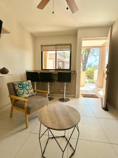 Parakeet Paradise 2nd floor Condo with Rooftop - 6