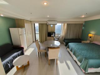Barra Prime Flats, Ed Mediterrâneo, wi-fi 400Mb, balsa pra praia grátis, ar condicionado novo! - Rio de Janeiro - 2