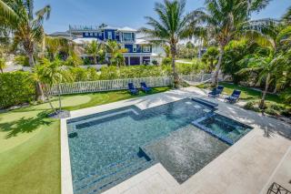 Golf Cart included Luxurious Outdoor Living with Putting Green and Outdoor Kitchen - Anna Maria - 0