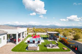 Peaceful Getaway to a New Custom-Built Luxury Home - Rio Verde - 9