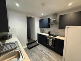 Brand new refurb 8 person house - 8
