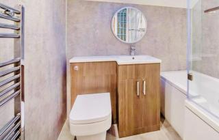 Luxury Spacious Apartment - 6