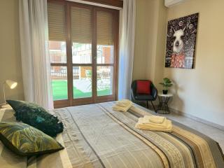 Downtown Alba, with Two Bedrooms and Terrace - Alba - 4