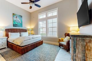Bayside Escape - 1