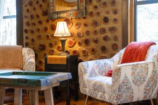 A Rustic Romantic Getaway in Texas Hill Country - 9