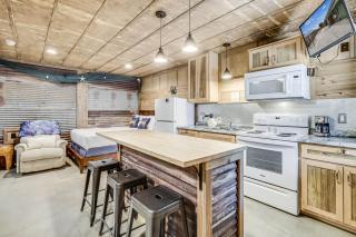 Casas Coastal Experience Cabin B - Rockport - 6