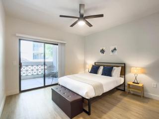 CozySuites at Kierland Commons by golf course! - Scottsdale - 2