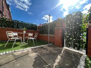 VOS Lodge Leeds UK - Hunslet - 1