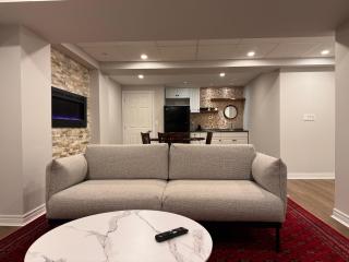 Spacious Bottom-Floor 2BR Suite - 4
