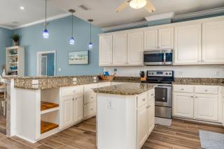 Surf's Up - Beautiful outdoor space as well as a large open floor plan perfect for the whole gang! home - Dauphin Island - 2