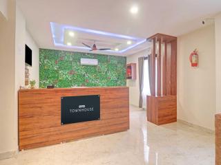 Super Townhouse White Ridge KPHB OPP JNTU - Kukatpalli - 9