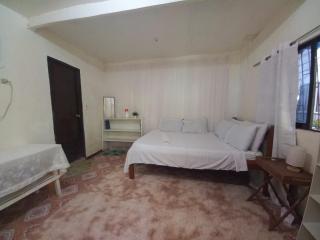 Casa de Viajeros (1st floor, spacious aircon room for 2 persons) - General Luna - 6