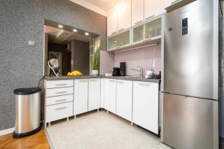 Spacious duplex for up to 6ppl with free parking NEW - Novi Sad - 3