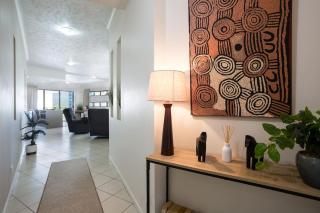 Panoramic views 3BR Cairns City Apartment - Cairns - 8