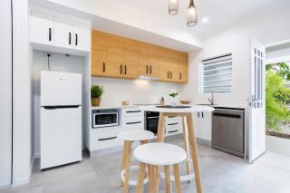 Bamboo Villa - Pet friendly luxury Villa next to Botanical Gardens - Edge Hill - 4