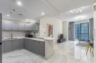 Spacious 1BR in the iconic Torch Tower, Dubai Marina - Allsopp&Allsopp - Dubai - 5