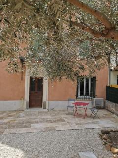 Charbon studio climatisé parking terrasse - Villeneuve-lès-Avignon - 1
