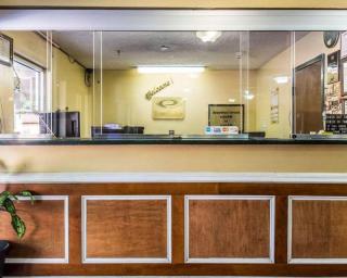 Econo Lodge - Decatur - 8