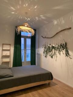 Le Bohème - Center balcony and air conditioning! - 1