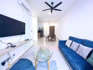 SKS Habitat Terminal bus Netflix JCHome By MWM - Johor Bahru - 4