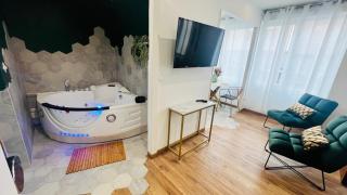 Détente, Spa et Parking privé - Lione - 6