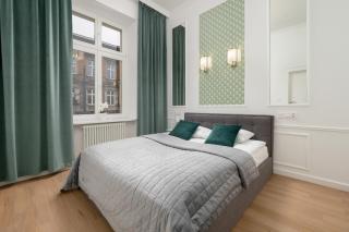 Sage Green Apartment Piotrkowska in Łódź by Noclegi Renters - Łódź - 9