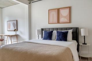 Blueground S Lake Union nr tech bars dining SEA-712 - 4