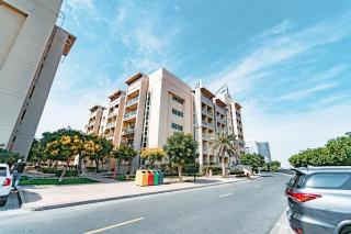 Cozy Studio with Balcony in The Greens - Dubai - 9