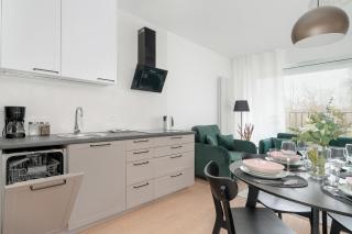 Spacious Apartment with Balcony by Rent like home - Poznan - 1
