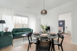 Spacious Apartment with Balcony by Rent like home - Poznan - 3