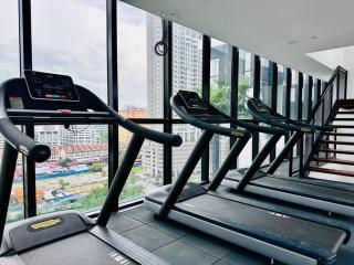 HomeCinema with Seaview, 8pax, Urban Suites by PG Home - George Town - 7
