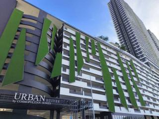 HomeCinema with Seaview, 8pax, Urban Suites by PG Home - George Town - 6