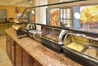 Best Western Plus Raffles Inn & Suites - Anaheim - 2