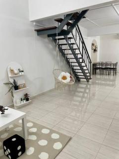Ipoh Guest House 8-9 pax - Ipoh - 8