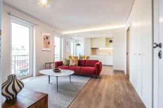 Outstanding Liberdade Spacious Apt 2 Bedroom w AC - 0