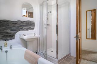 Garden Cottage Newcastle Emlyn - 3