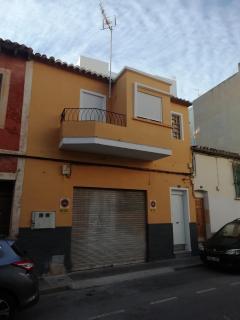 casa de tres habitaciones con parking bajo la casa - Villajoyosa - 0