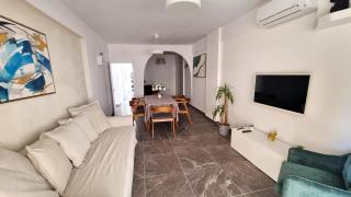 Center 2Br Apt w/ parking and 250m walk from beach - Larnaca - 0