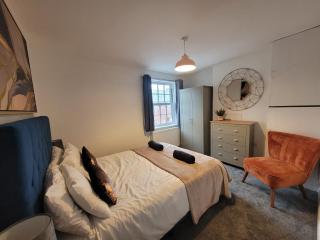 Little Oaks House - Historic Charm & Modern Comfort in Colchester by Catchpole Stays - 6