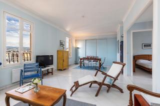 Extraordinary View on Port and Castle Hill - 1 Bdr & Parking - 4