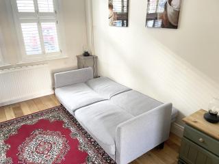 Riverside Lodge - Quaint Victorian Home By The River - 1