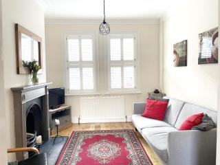 Riverside Lodge - Quaint Victorian Home By The River - York - 0