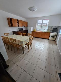 Casa individuală regim hotelier de închiriat - 1