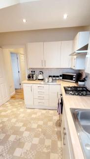 Apartment 4 - striking, 2 bedroom luxury apartment - close to town, mainline rail & theatre - Darlington - 1