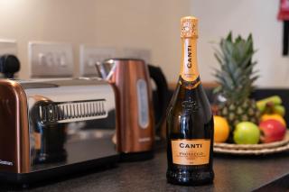 City Centre Apartment - China Town - Balcony - Secure Parking - Arcadian - 16Arc - Birmingham - 6