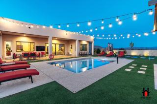 Peaceful Getaway to a New Custom-Built Luxury Home - 0