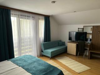 Party House - 4