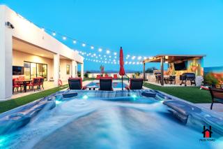 Peaceful Getaway to a New Custom-Built Luxury Home - 8