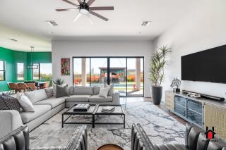 Peaceful Getaway to a New Custom-Built Luxury Home - Rio Verde - 6