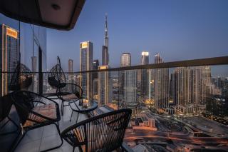 Super High Infinity Pool and amazing Burj Khalifa View 3 Bedroom apartment in Paramount Hotel Midtown - Dubai - 9
